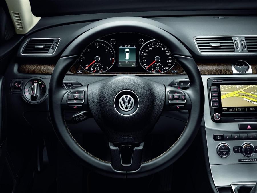  Volkswagen Passat Exclusive 2012 года  (фото 4 из 5)